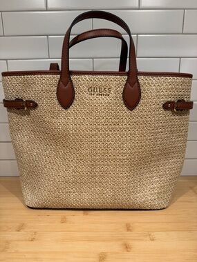 GUESS NWT Beige Straw Tote with Brown Leather Trim w/ Pouch